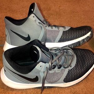 Size 10 Men’s Nike Air Precision II